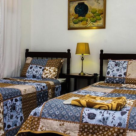 Lola Itang Pension House Tiniguiban エクステリア 写真