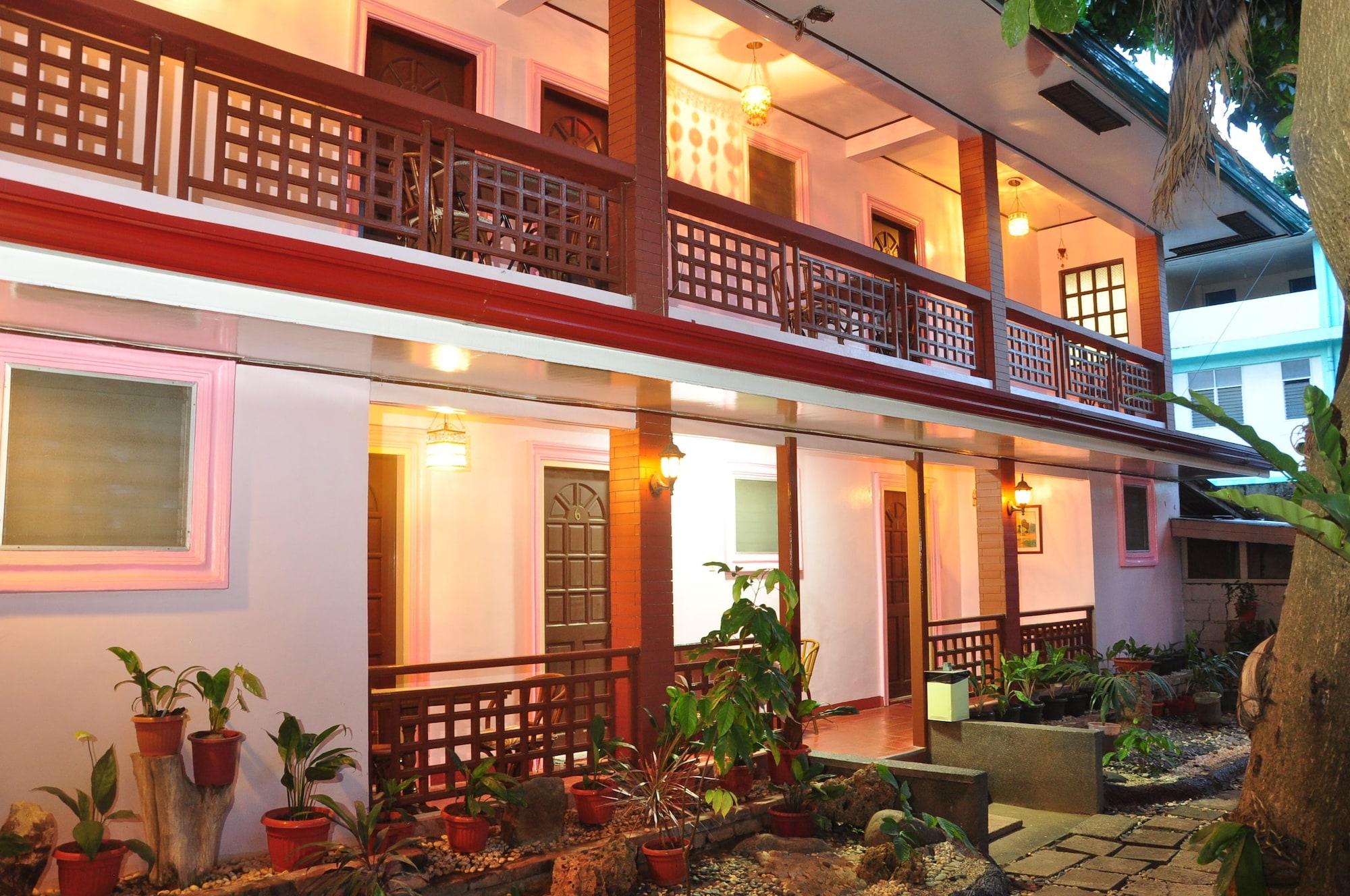 Lola Itang Pension House Tiniguiban エクステリア 写真