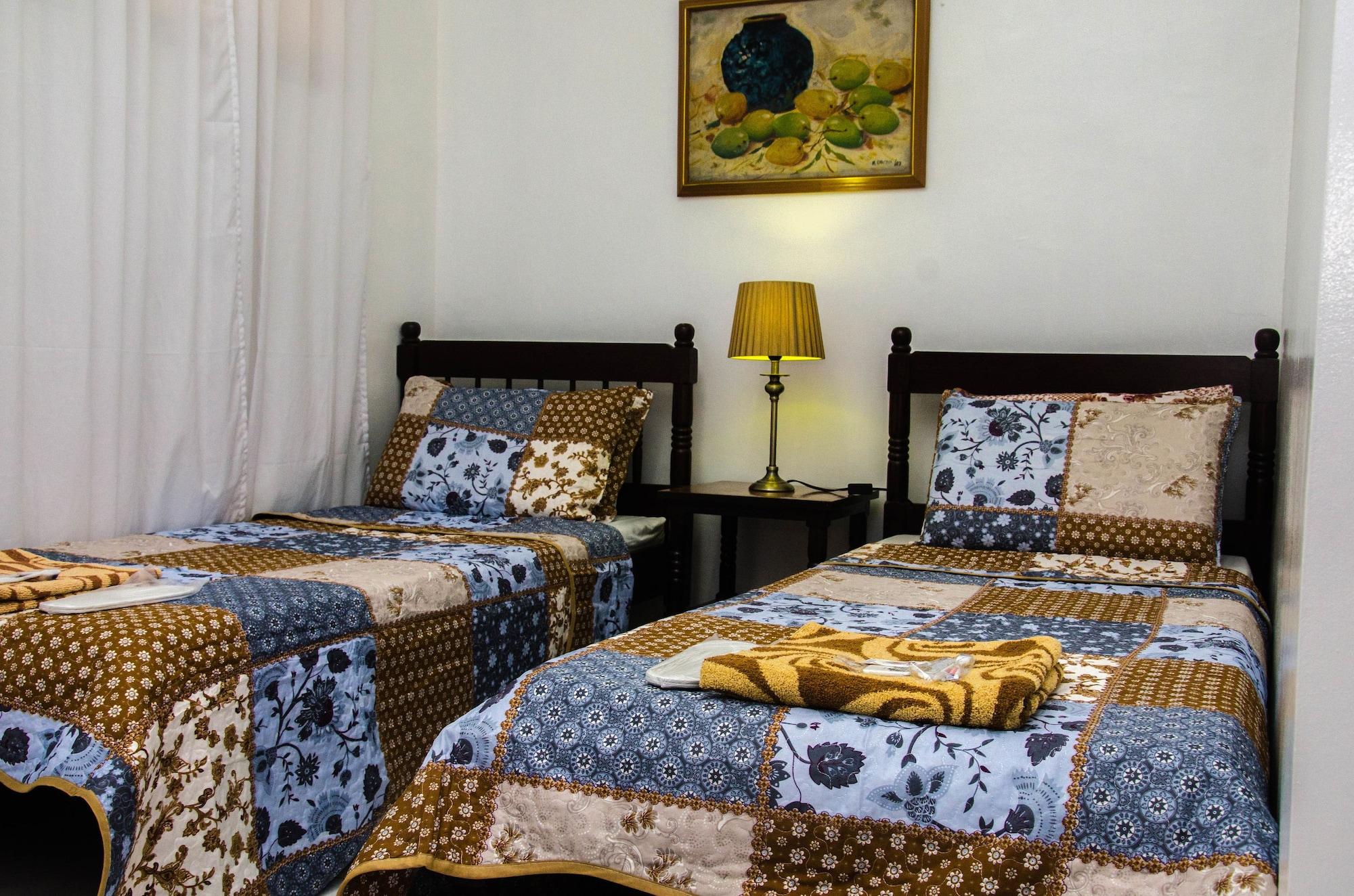 Lola Itang Pension House Tiniguiban エクステリア 写真