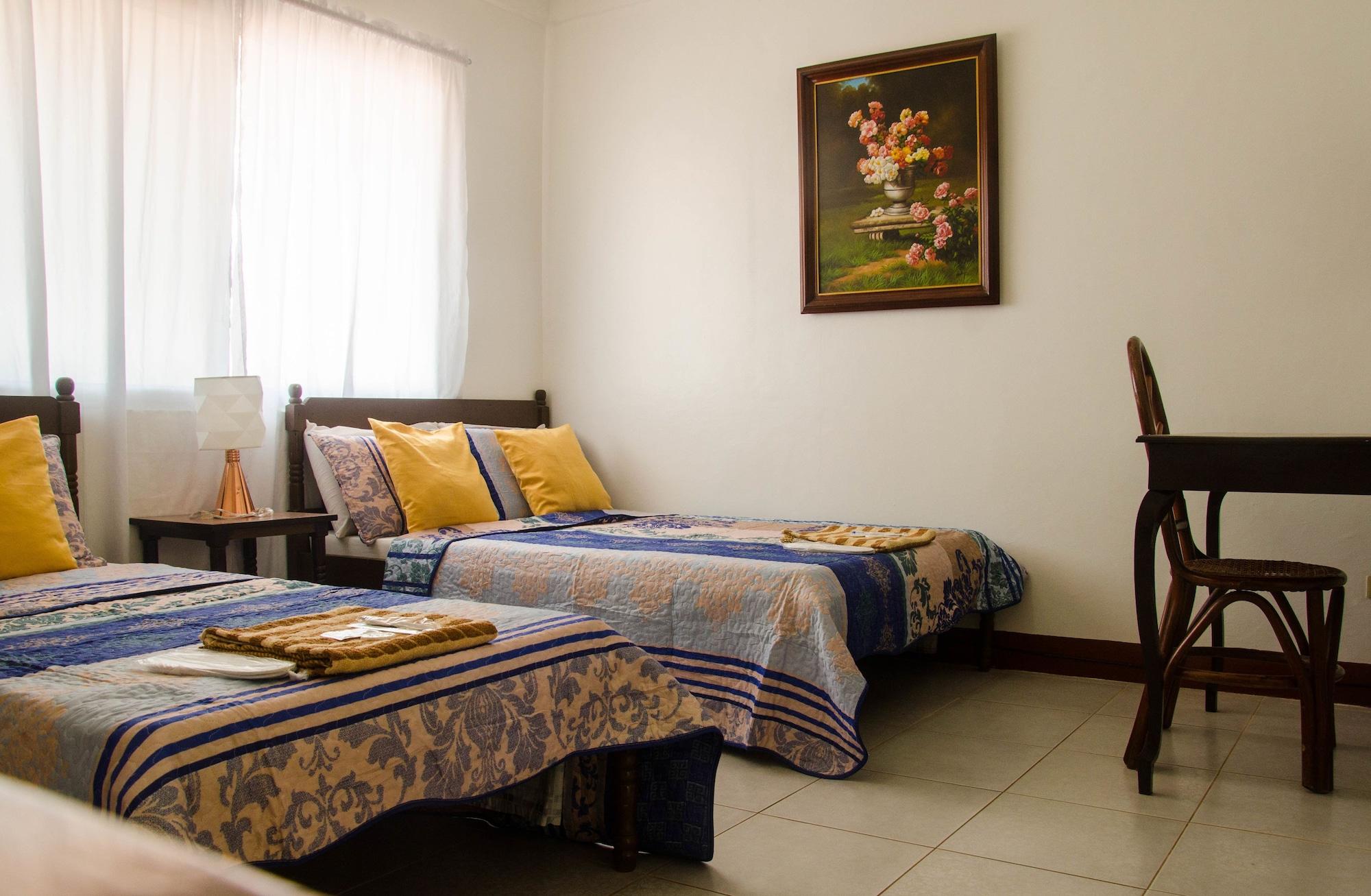 Lola Itang Pension House Tiniguiban エクステリア 写真