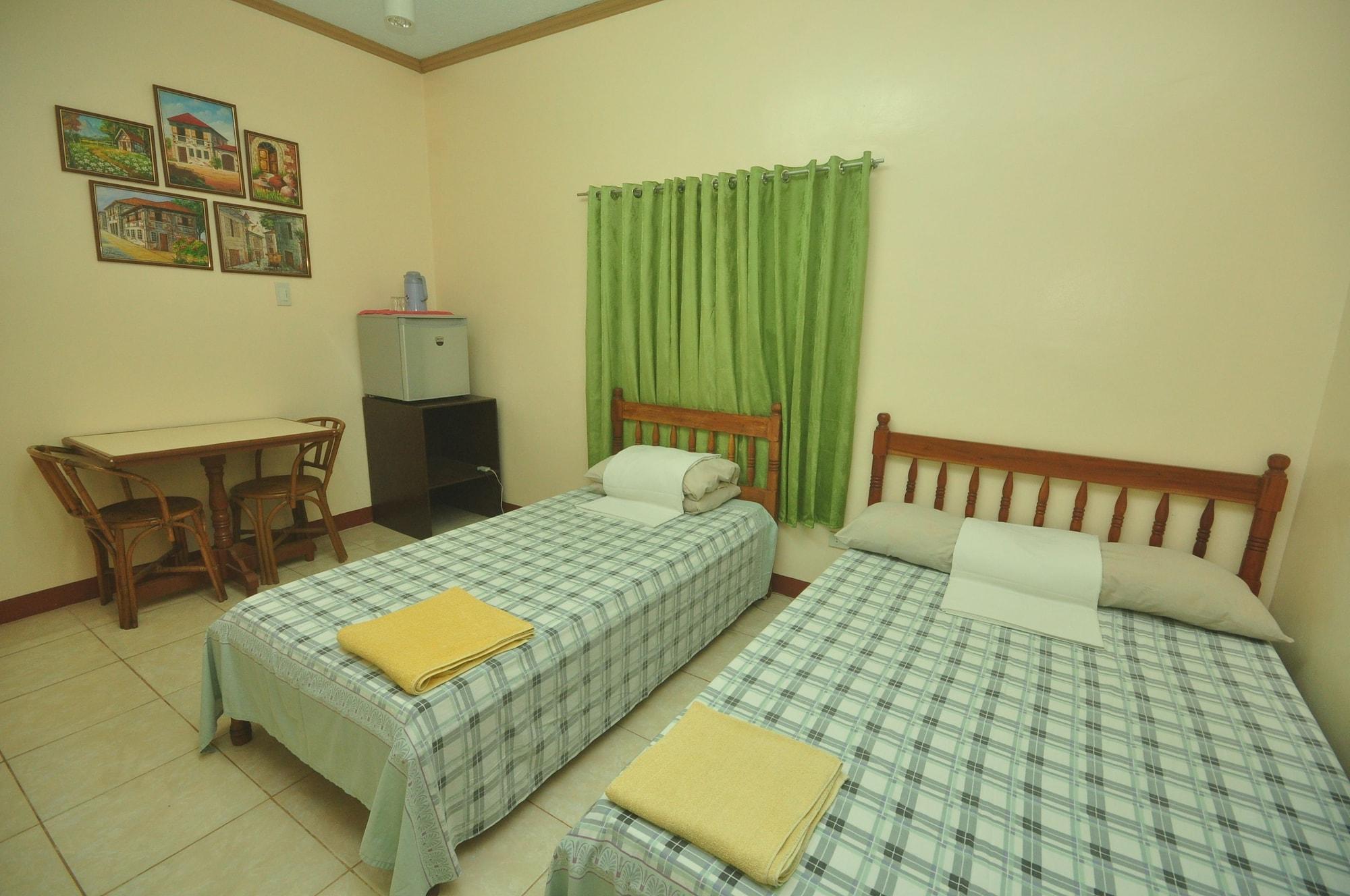 Lola Itang Pension House Tiniguiban エクステリア 写真