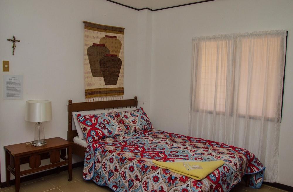 Lola Itang Pension House Tiniguiban エクステリア 写真