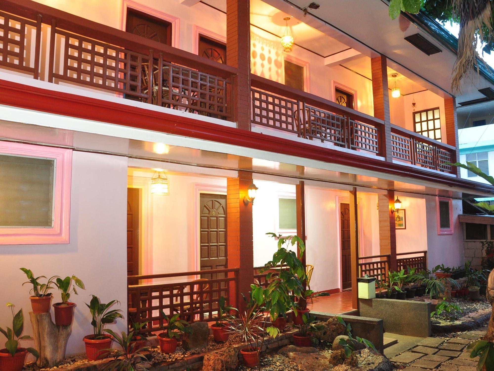 Lola Itang Pension House Tiniguiban エクステリア 写真