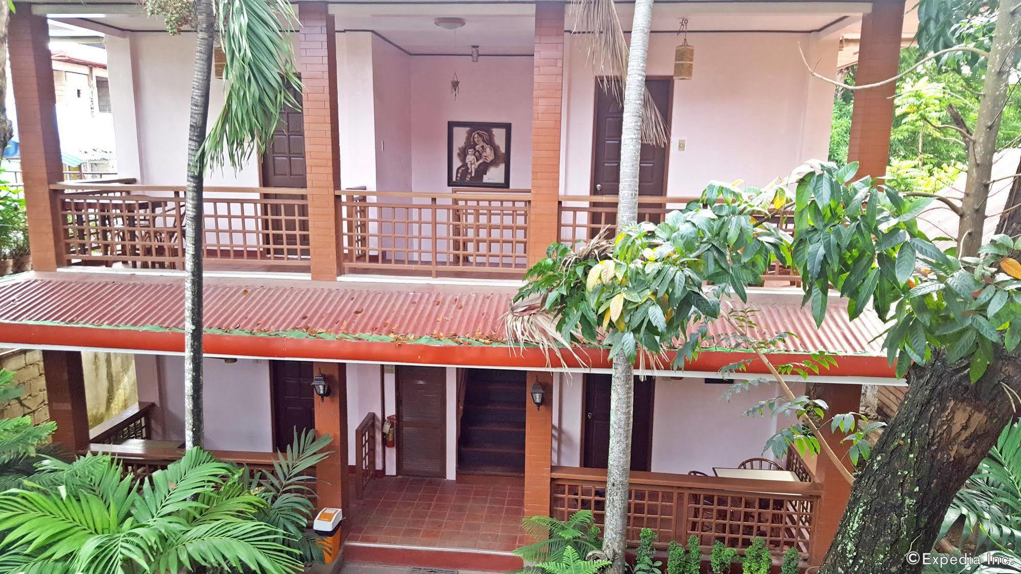 Lola Itang Pension House Tiniguiban エクステリア 写真