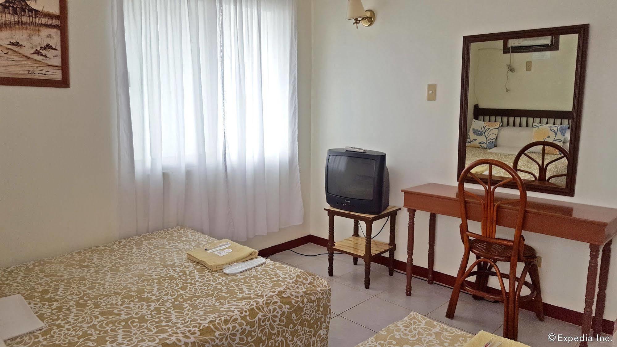 Lola Itang Pension House Tiniguiban エクステリア 写真