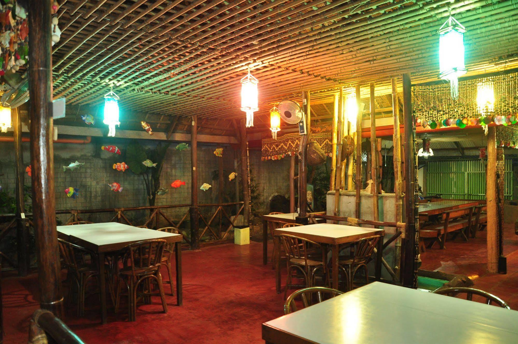 Lola Itang Pension House Tiniguiban エクステリア 写真