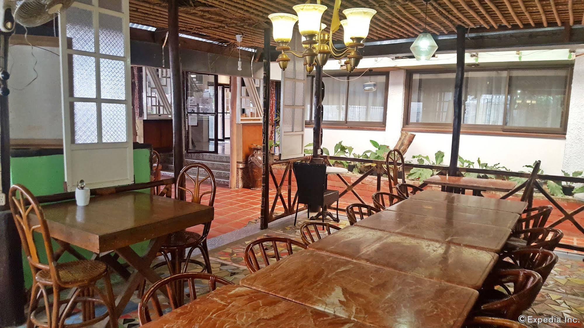 Lola Itang Pension House Tiniguiban エクステリア 写真