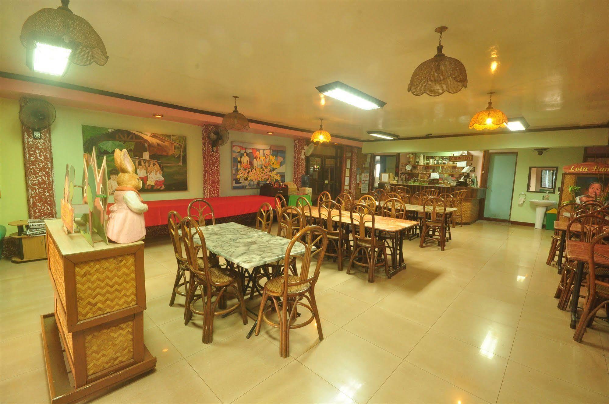 Lola Itang Pension House Tiniguiban エクステリア 写真