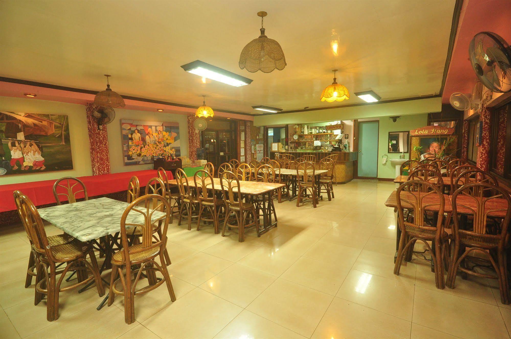 Lola Itang Pension House Tiniguiban エクステリア 写真