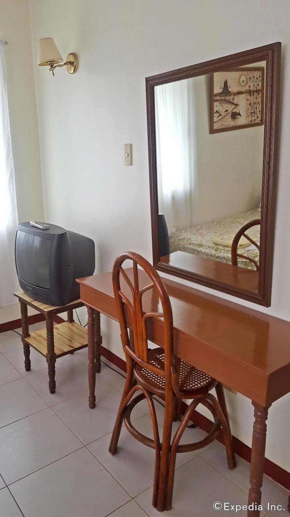 Lola Itang Pension House Tiniguiban エクステリア 写真