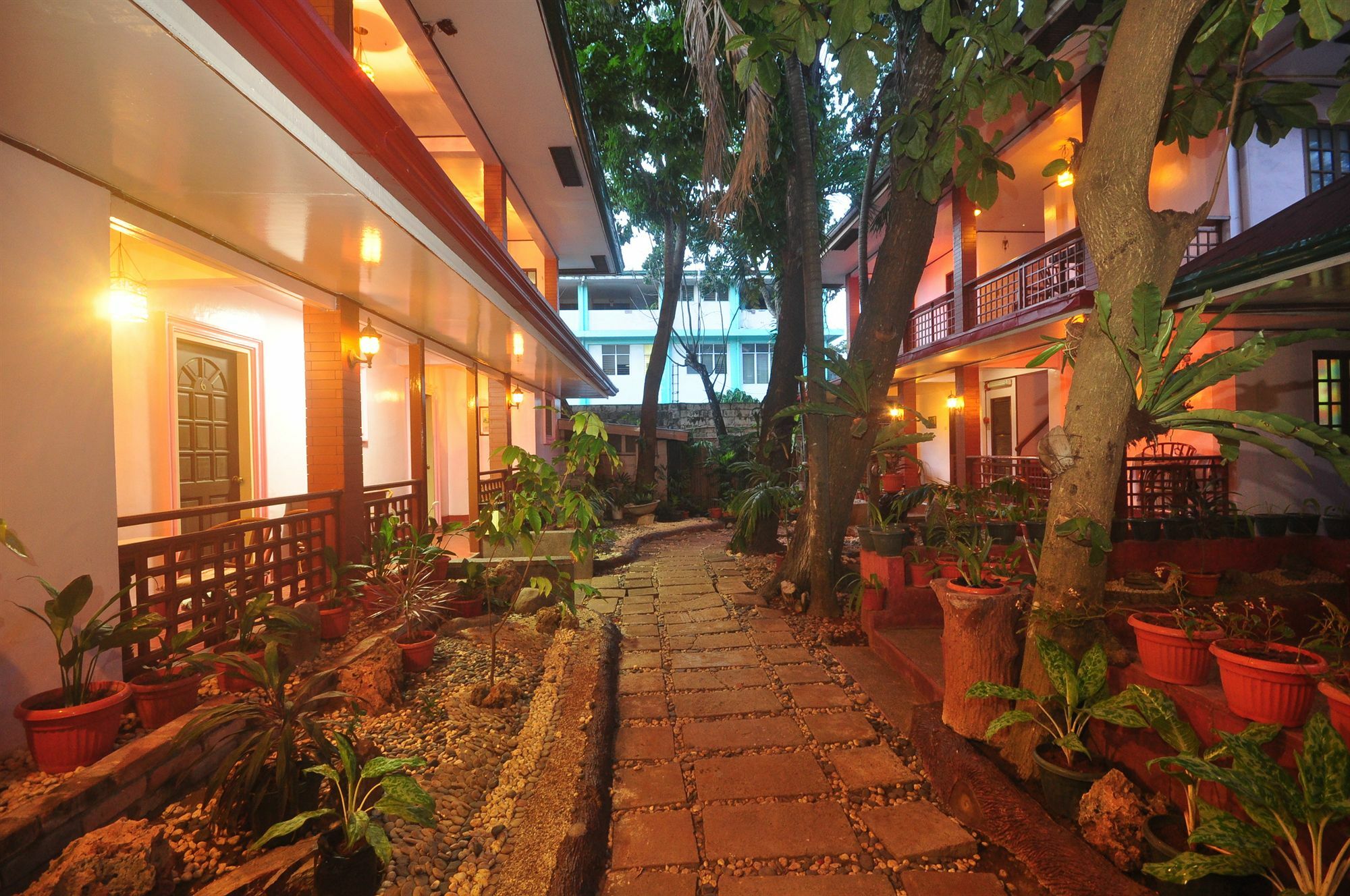 Lola Itang Pension House Tiniguiban エクステリア 写真