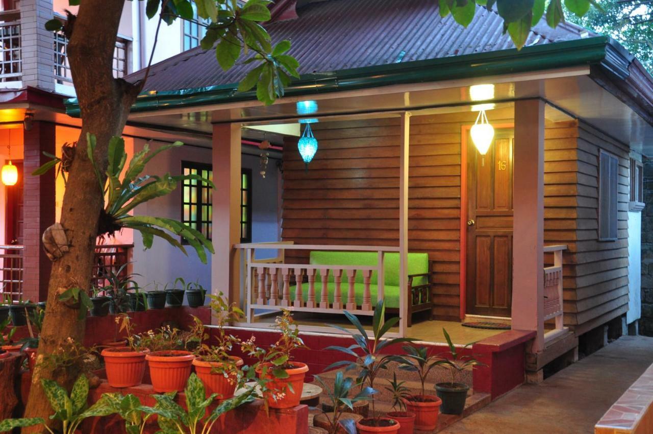 Lola Itang Pension House Tiniguiban エクステリア 写真