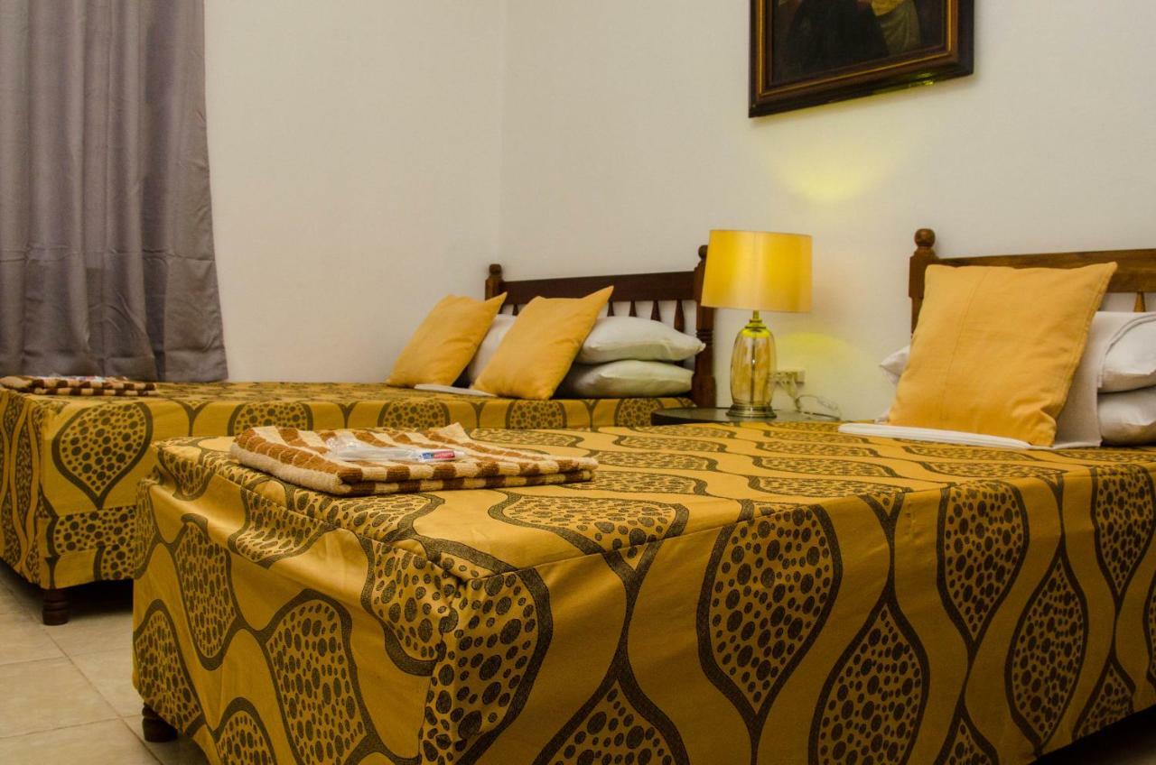 Lola Itang Pension House Tiniguiban エクステリア 写真